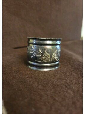Antique Victorian Etched Silverplate Napkin Ring Leaves Ribbed